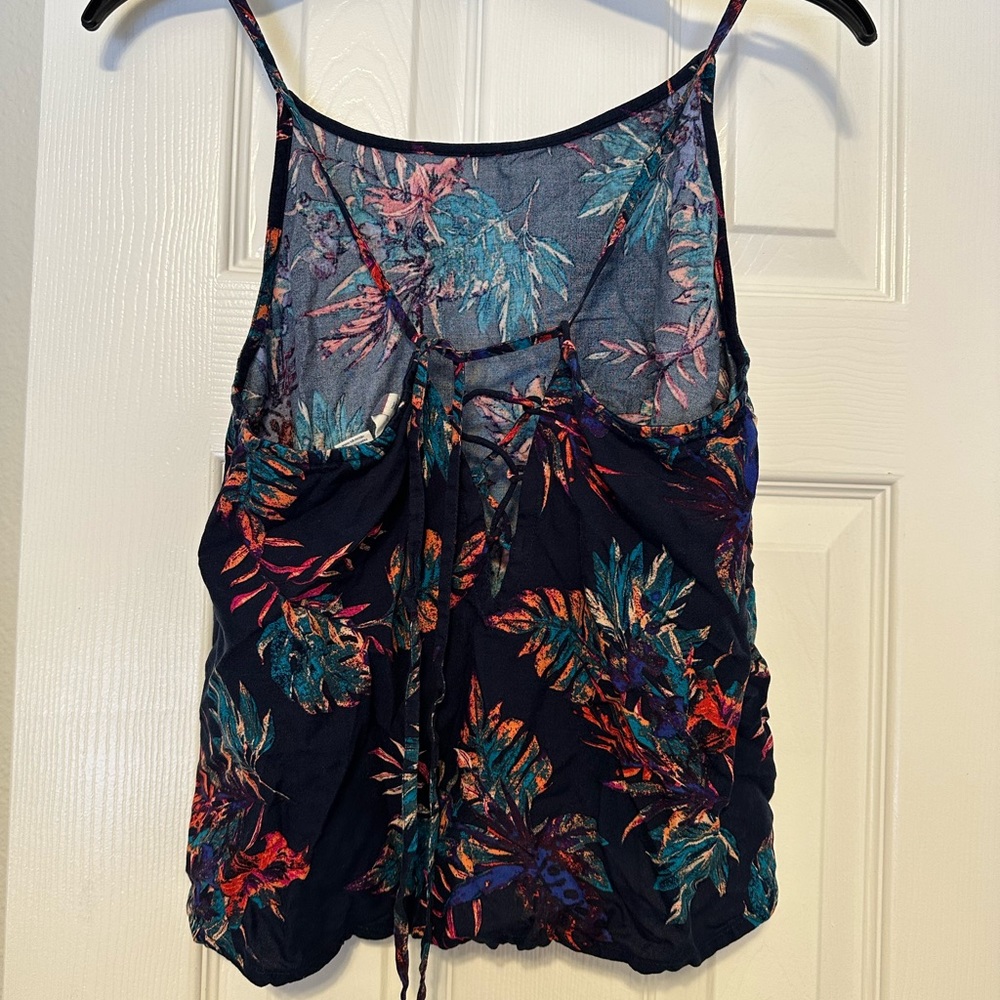 Roxy Top - Picture 3 of 4